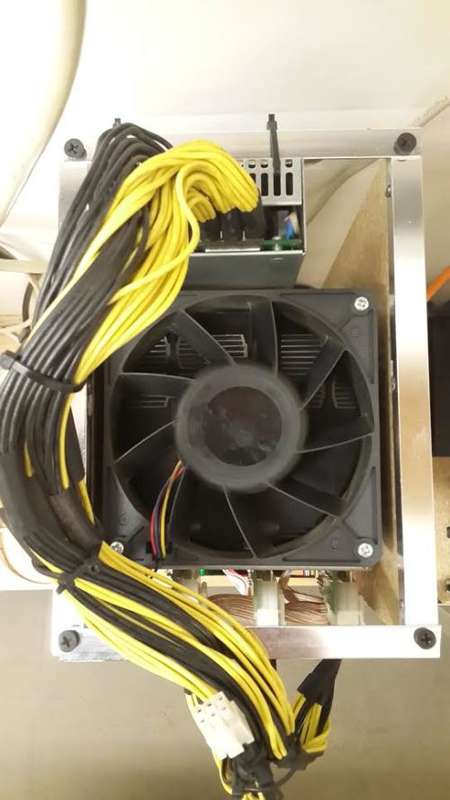 BITMAIN ANTMINER S7 4TH BITCOIN MINER SHA256 ASIC - LOCAL STOCK - Makes ~R1100 /Month