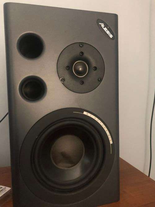 Alesis M1 Active Mk2 (Studio Monitors)
