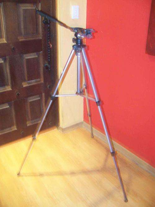 Armsun Gemini 2600 Video Camera and Camera Tripod