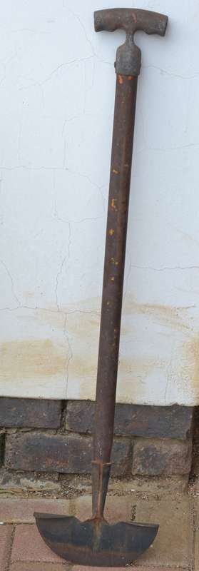Vintage shovel
