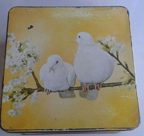 Vinage Bakers tin
