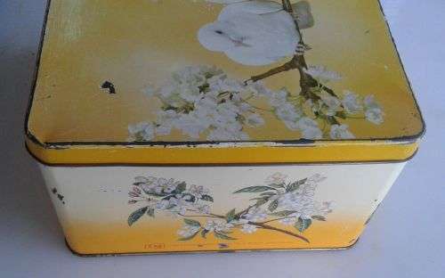 Vinage Bakers tin