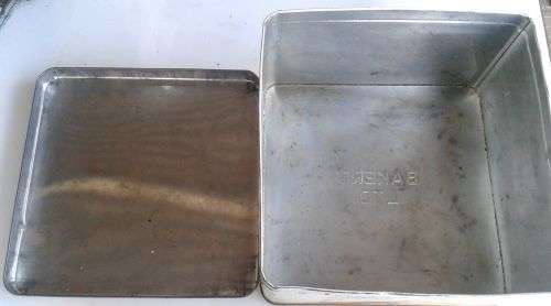 Vinage Bakers tin