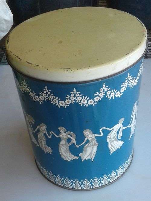 Vintage tin