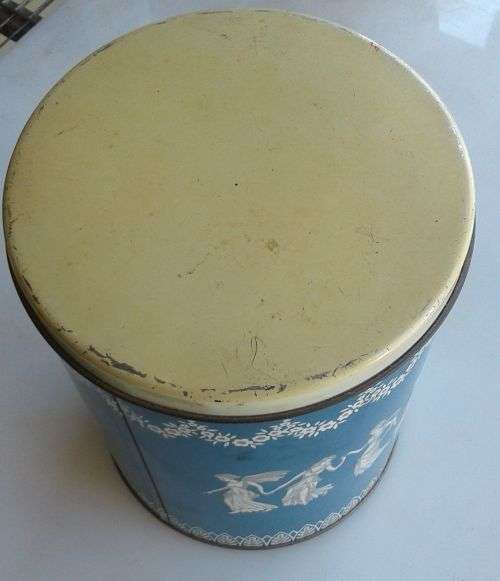 Vintage tin
