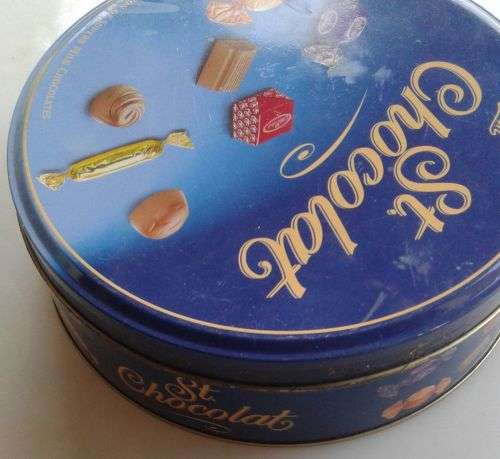 Beacon St Chocolat tin