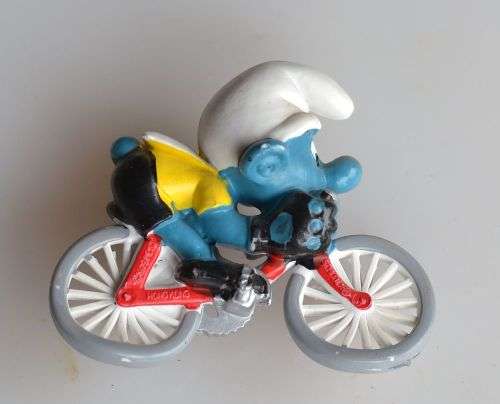 Cyclist smurf