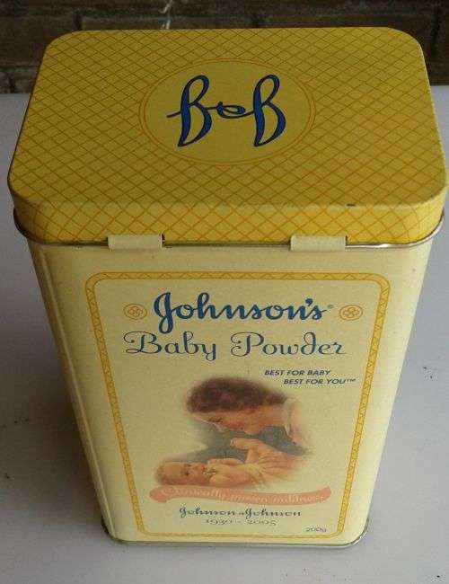 Johnson`s baby powder tin