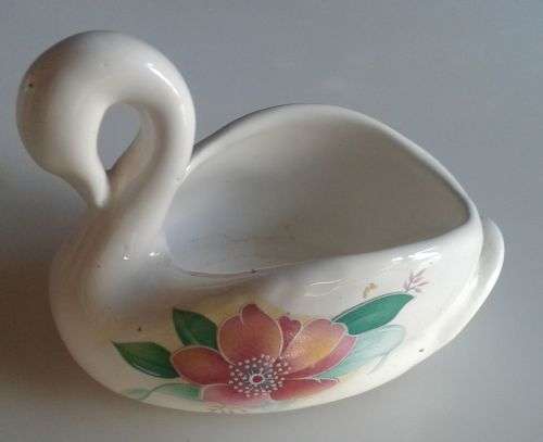 Swan ornament (Taurus ceramics)