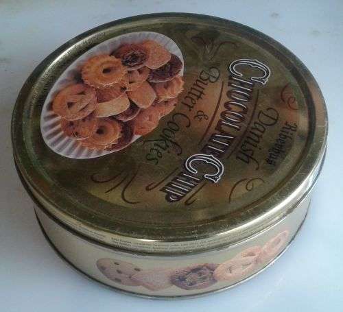 Riberhus danish chocolate chip cookie tin