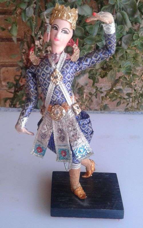 Chinese figurine