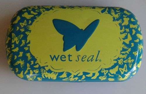Wet seal holder