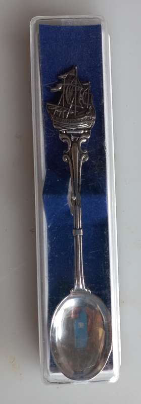 Souvenir spoon in box (Silver plated)