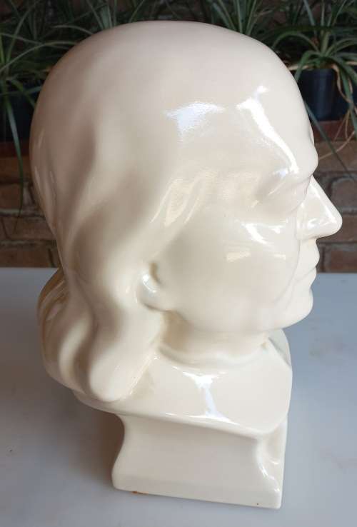 Oude Meester bust