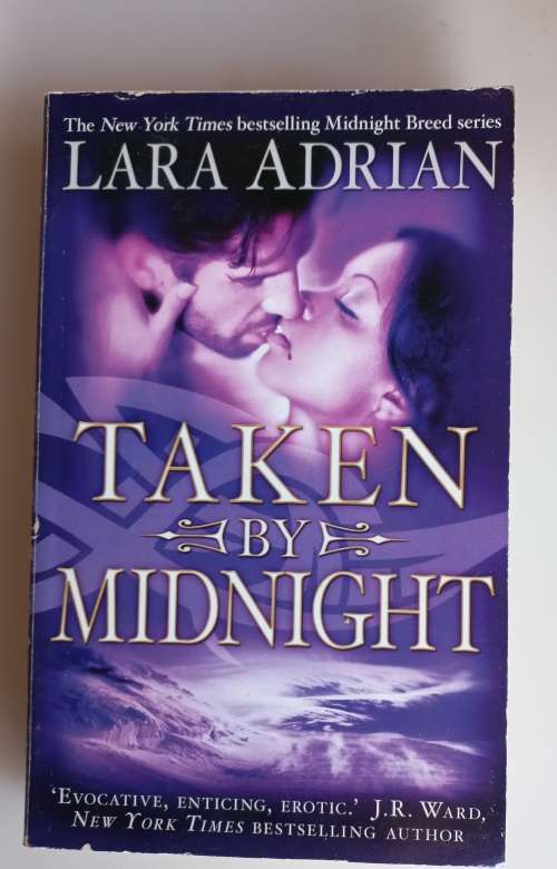 Taken by midnight by Lara Adrian