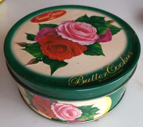 Santa Edwiges butter cookies tin