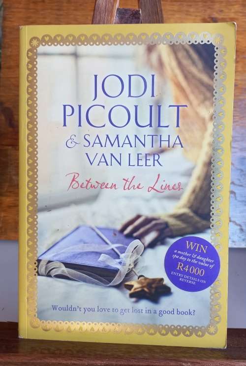 Between the lines by Jodi Picoult and Samantha van Leer