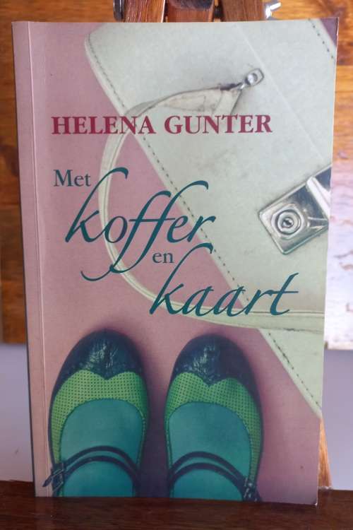 Met koffer en kaart deur Helena Gunter