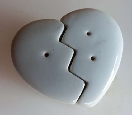 Niagra falls salt and pepper shaker