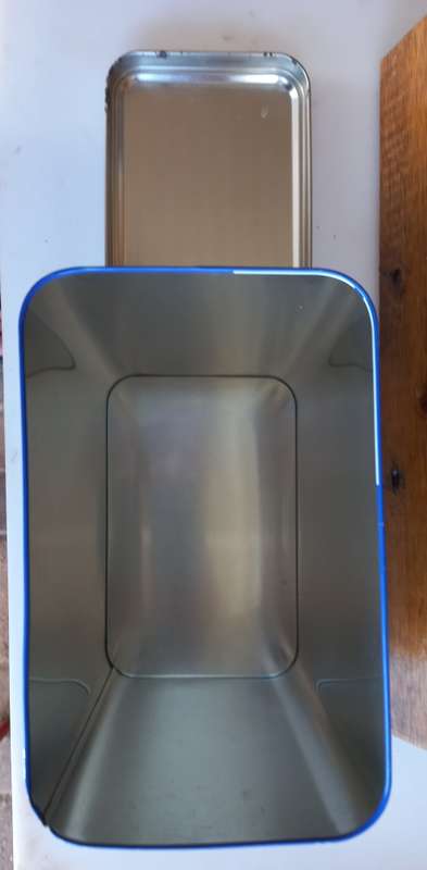 Frosties limited edition tin