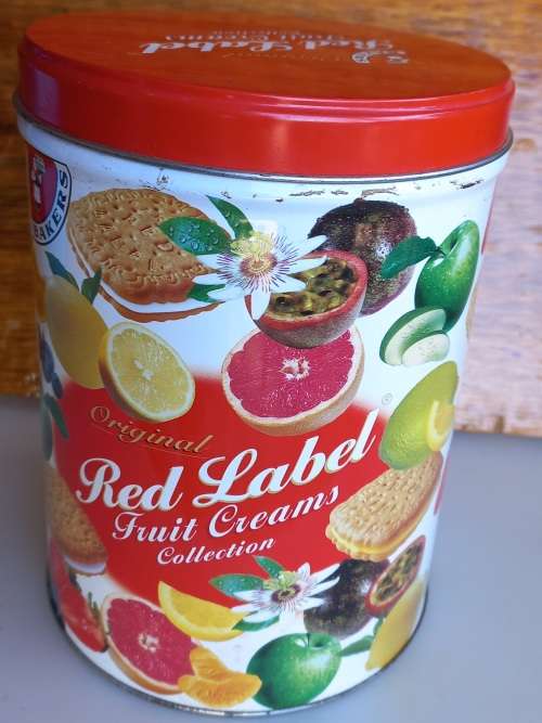 Bakers original red label tin