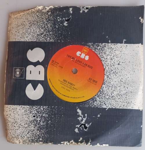 Seven single: Moe Bandy Try my love for size and It`s a cheating situation