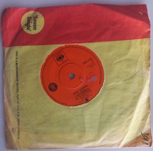 Seven single: Lynn Anderson - Rose garden, Nothing between us