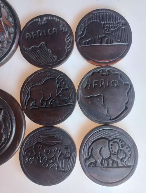 Wooden Africa container with 6 coasters