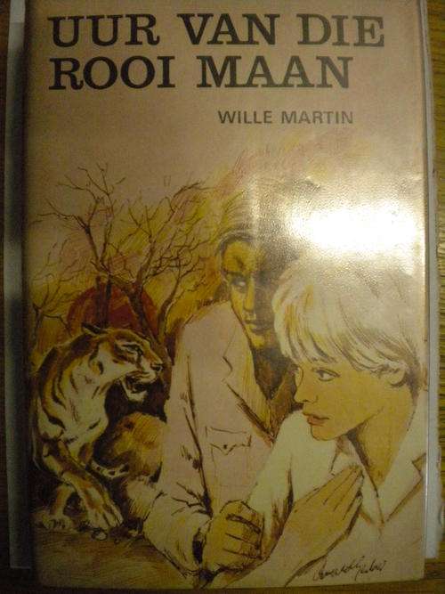Uur van die rooi maan deur Wille Martin
