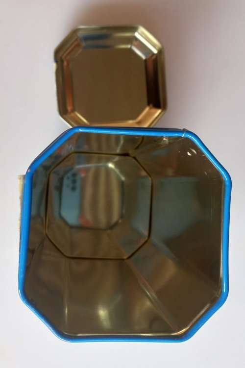 Nestle`s milk tin