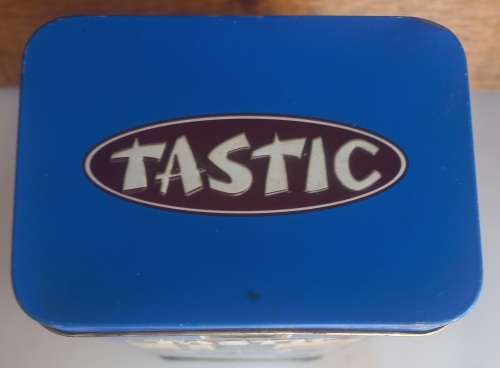 Tastic bonnet tin