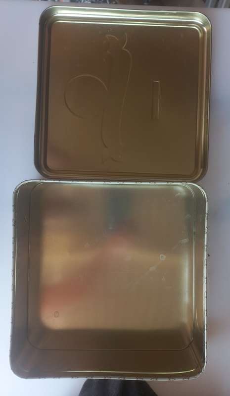 Bakers limited edition tin