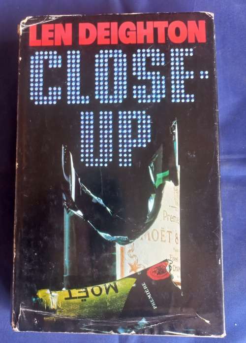 Close-up by Len Deighton