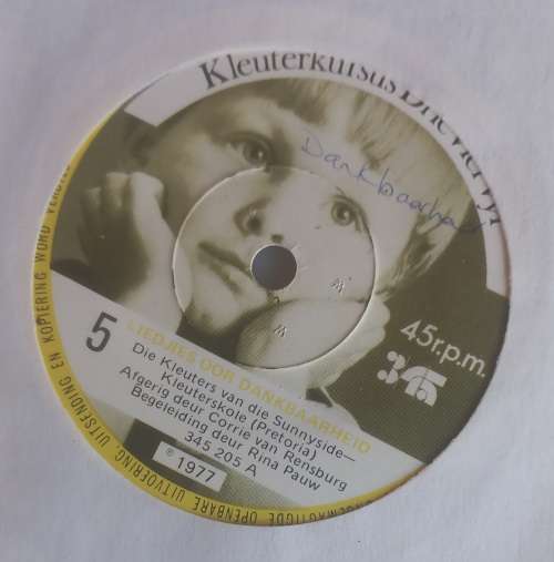 Die kleuters van die Sunnyside-kleuterakole 5 x seven singles