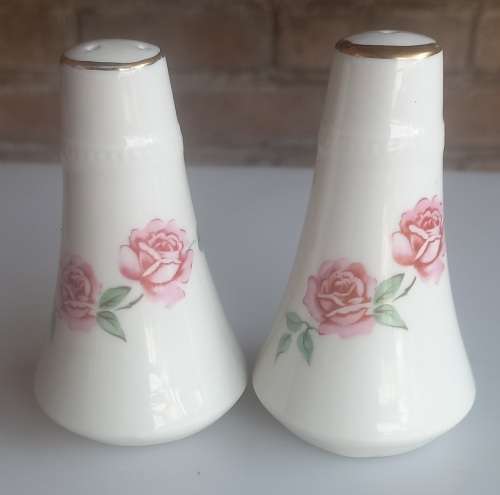 Salt & pepper pots