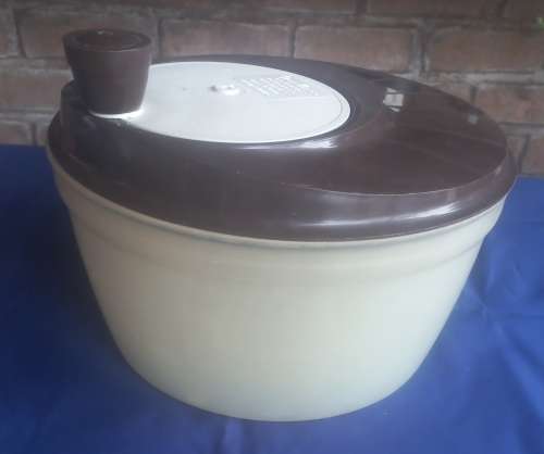 Vintage Moulinex salad spinner `patent pending`