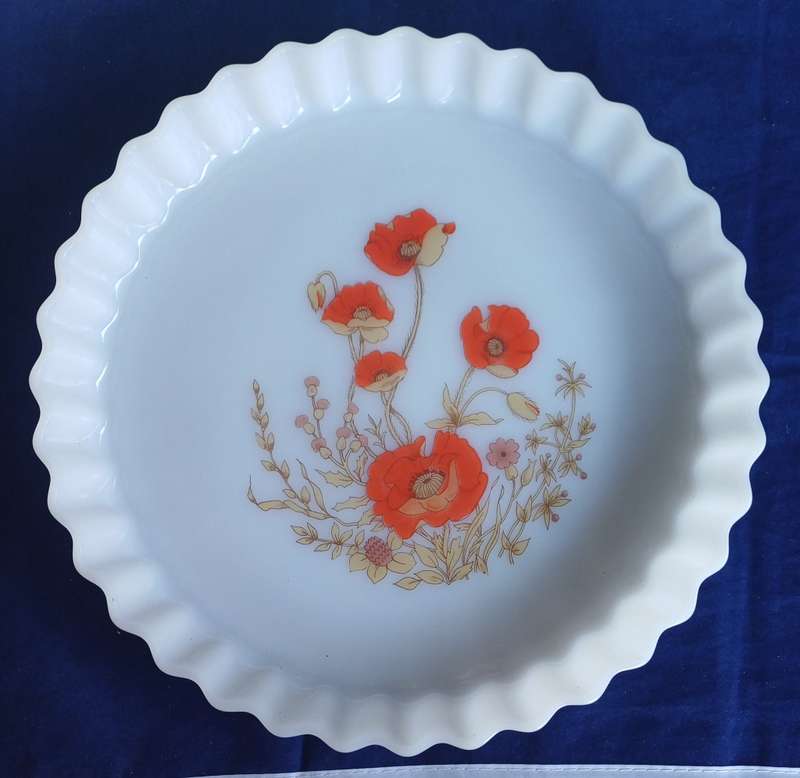 Vintage Arcopol flan dish
