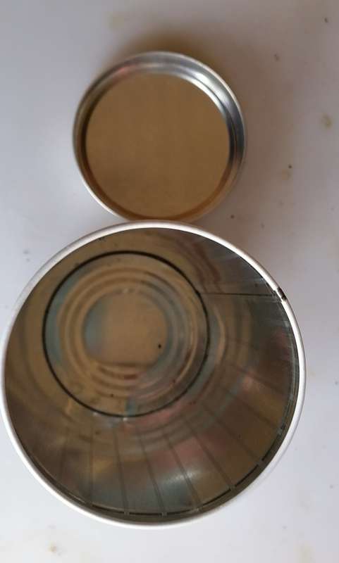 D. Licious wafer sticks tin