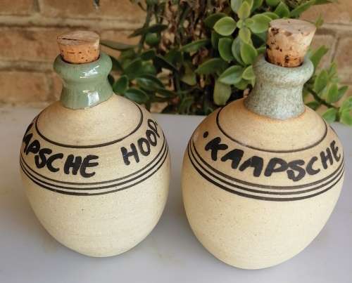 Kaapsche Hoop containers x 2