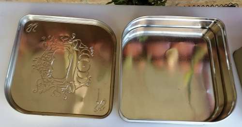 Fox`s wonders tin