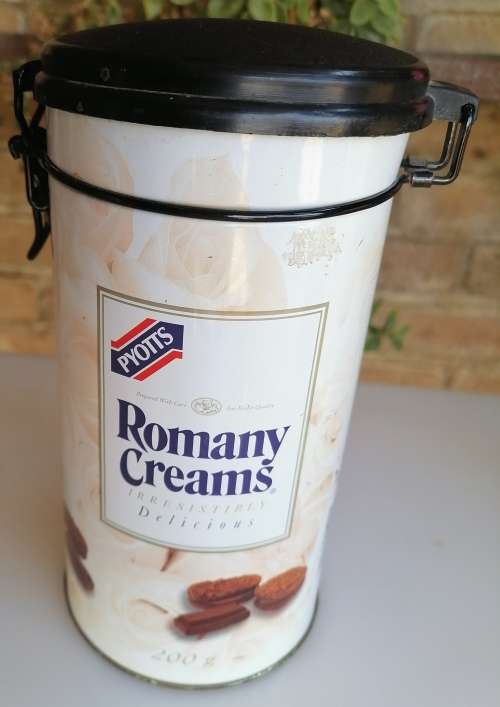 Romany creams tin