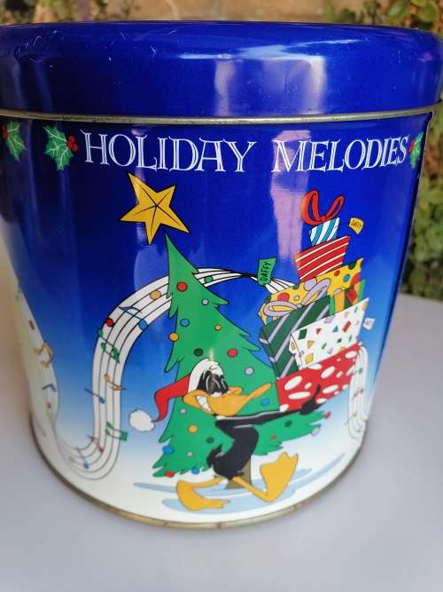 Looney Tunes tin