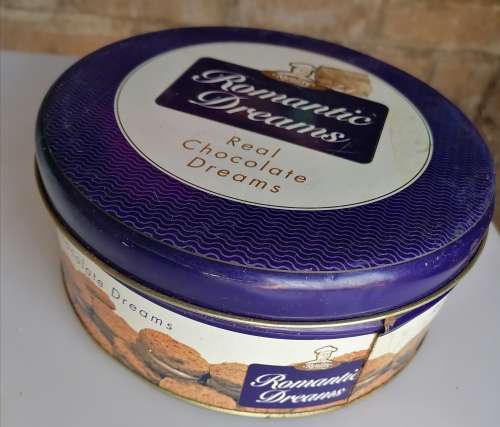 Romantic dreams tin
