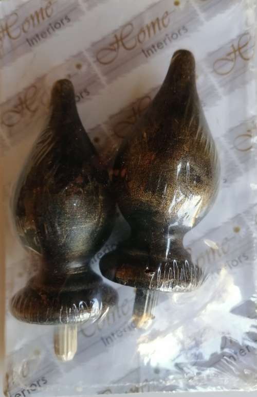 Curtain knobs