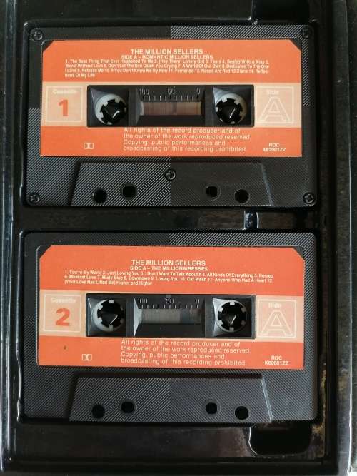 Music on the move - 4 x tapes