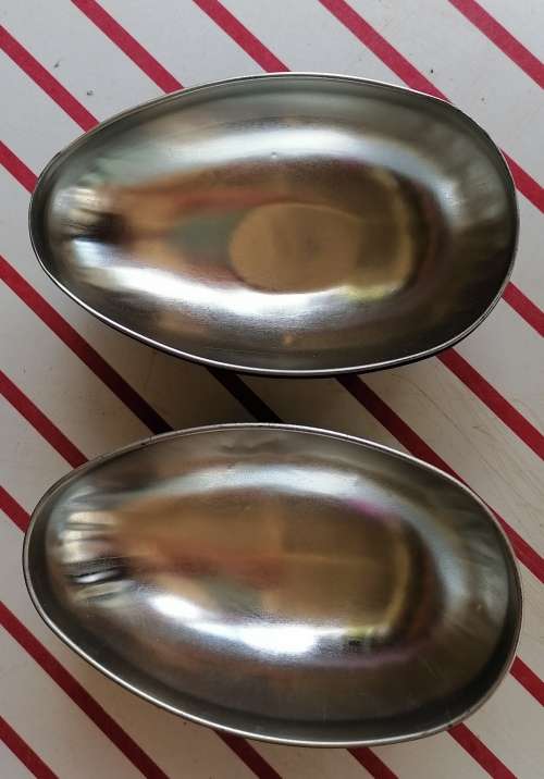 Platinum Pleasures White Satin tin