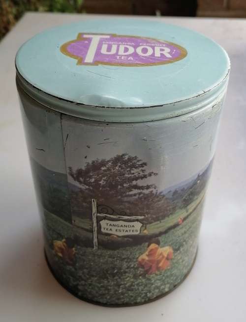 Tudor tea tin