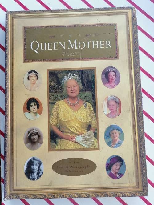 The Queen Mother - A special photographic celebration