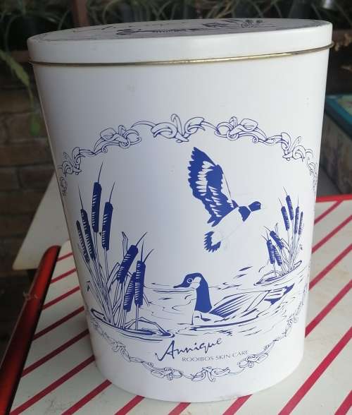 Annique roooibos skin care tin