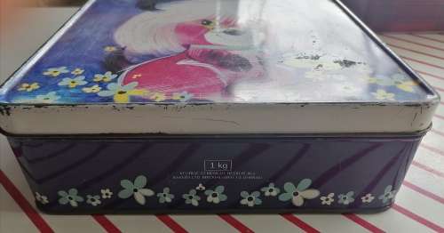 Vintage Bakers tin